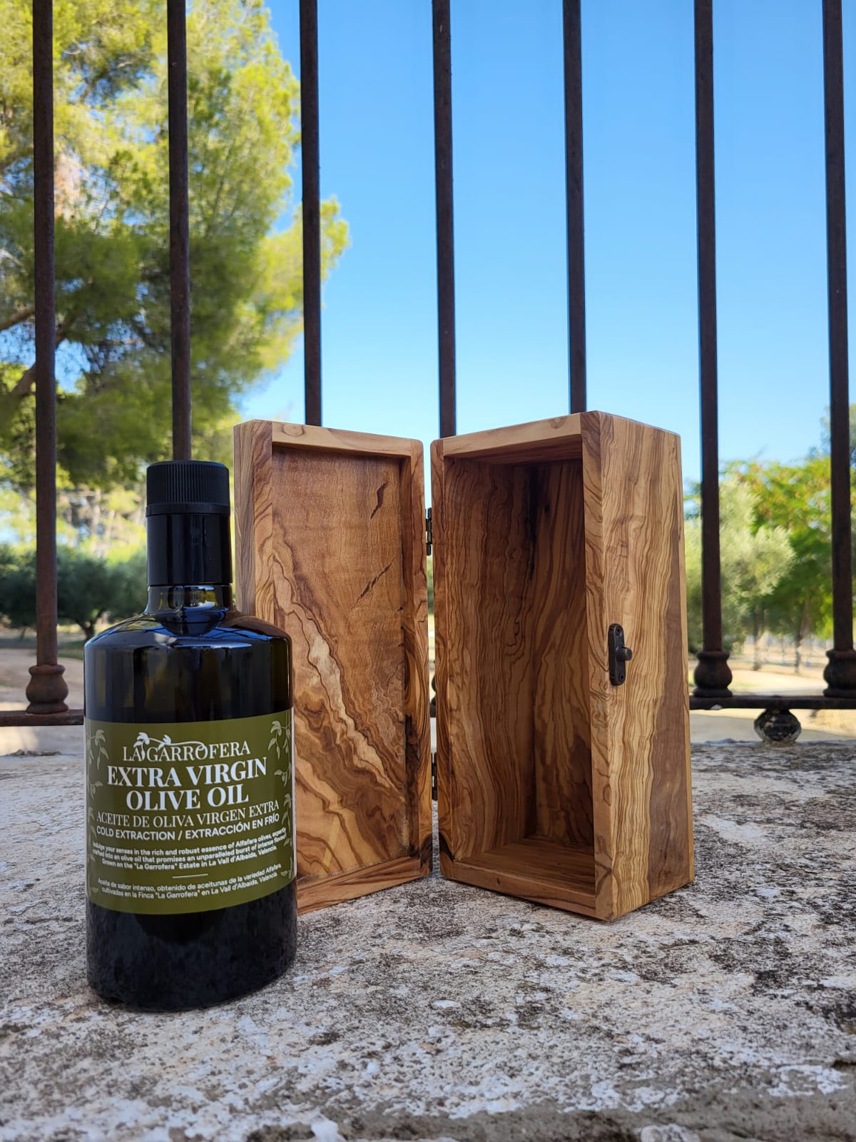 Estuche y Botella La Garrofera 500ML